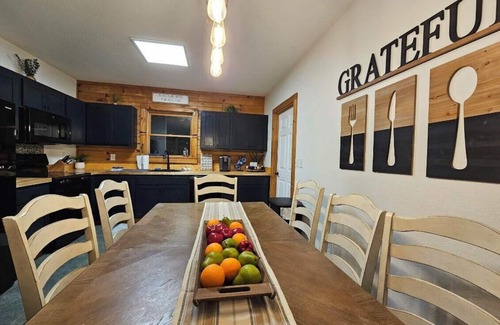 Saluda Cabina | Saluda Summit Cabin at Cabin Fever