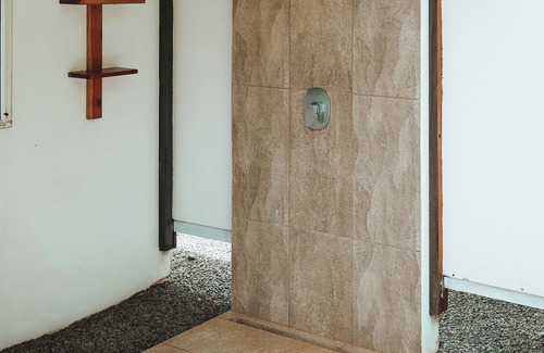 Playa Coyote Hotel | Salvatierra Beachfront Hotel