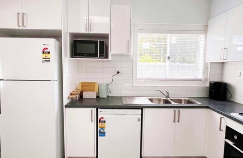 Moe Casa | Sam's Cottage on Hennessey