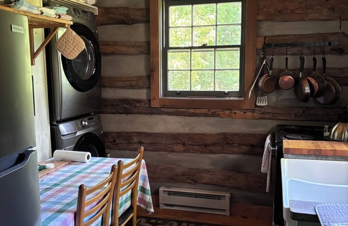 Bentonville Cabina | Sam White Cabin Serene and Private Soon available Sauna and Cold plunge