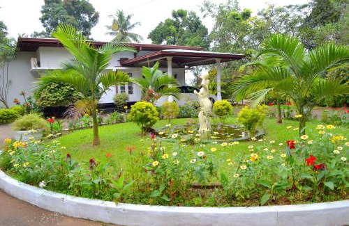 Ganga Ihala Korale Casa | Sama Uyana Holiday Bungalow