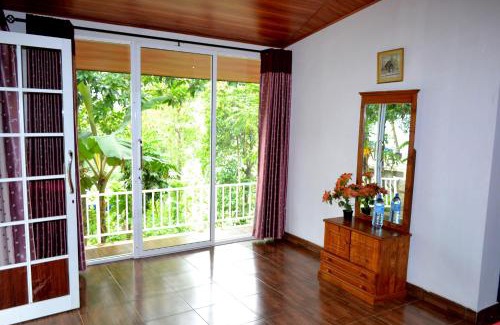 Ganga Ihala Korale Casa | Sama Uyana Holiday Bungalow