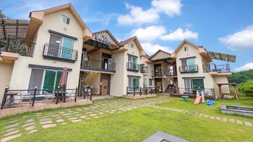 Donghae Casa | Samcheok Bongsuni-unni Pension