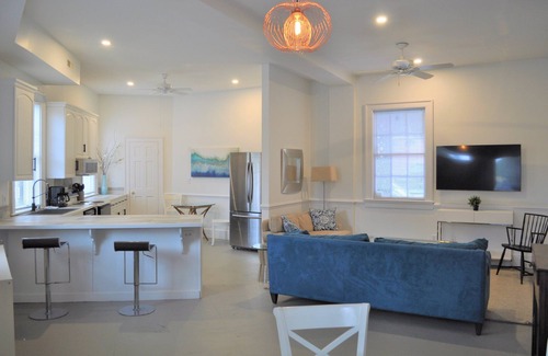 Ansonborough Casa | Same block as Aiken-Rhett Mansion. Stylish & roomy