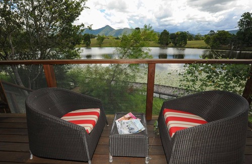 Mount Samson Casa | Samford Lakes - Midway Cottage
