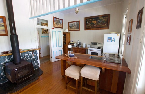 Mount Samson Casa | Samford Lakes - The Cottage