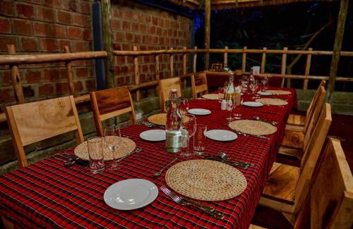 Arusha Cabina | Samora River Lodge