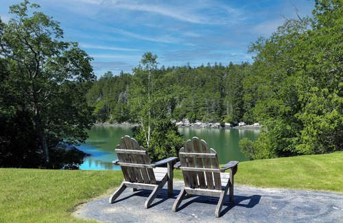 Trevett Casa | 3 BR, 1. 5 BA frente al mar en el río Sheepscot con un muelle privado y flotador