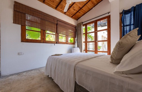 Bocachica Cabina | Samsara Room /Pool/Wifi/Near Ocean
