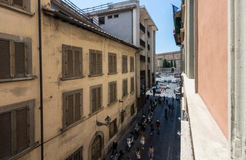 Santa Maria Novella Apartamento | San Antonino Elegant Renovated Cosy Central Plus