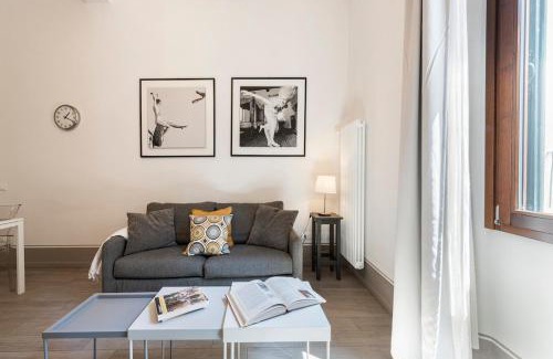 Santa Maria Novella Apartamento | San Antonino Elegant Renovated Cosy Central Plus