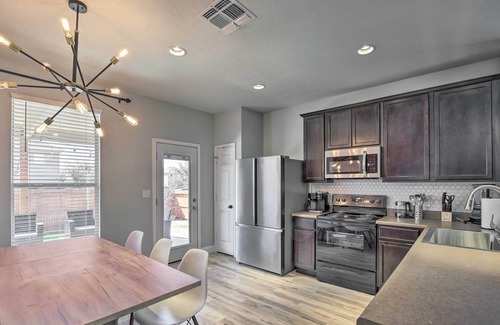 San Antonio Casa | San Antonio Home w/ Patio + Grill Near SeaWorld!