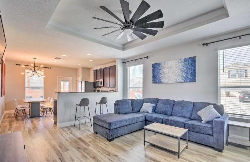 San Antonio Casa | San Antonio Home with Patio and Grill Near SeaWorld!