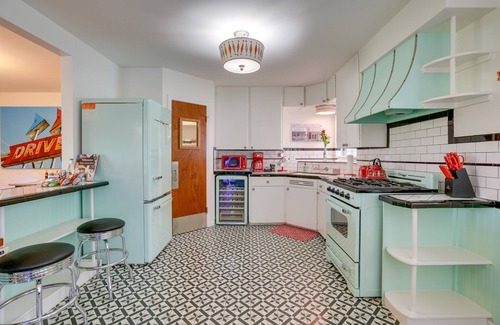 Alamo Heights Casa | San Antonio Retreat w/ Private Hot Tub & Gas Grill