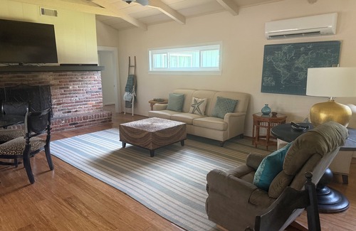 Brazoria Casa | San Bernard River House 4-BR, 3-B stunning river views, fishing pier, boat lift