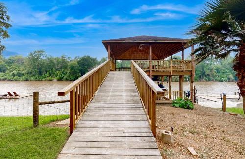 Brazoria Casa | San Bernard River Retreat