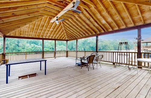 Brazoria Casa | San Bernard River Retreat