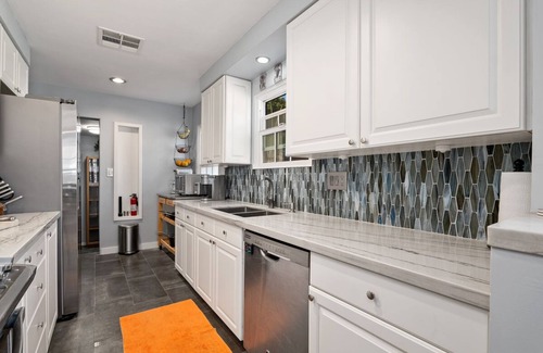 Crown Point Casa | San Diego 2 BD Home with Large, Private Patio!