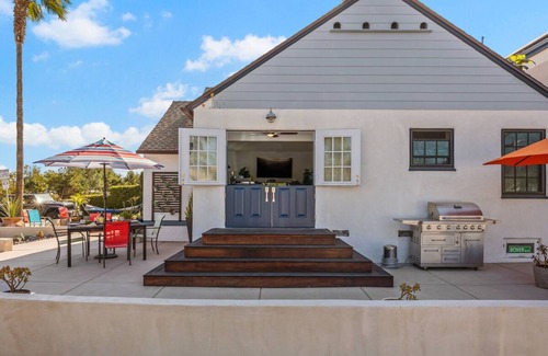 Crown Point Casa | San Diego 2 BD Home with Large, Private Patio!