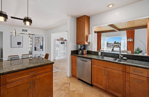 Loma Portal Casa | San Diego Coastal Home With Downtown Views! 5 Bedroom Home by RedAwning