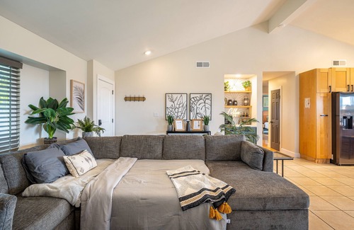 Ocean View Hills Casa | San Diego * Jacuzzi * Backyard Paradise
