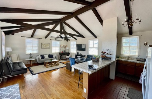 Old Town Apartamento | San Diego Old Town Family-sized Apartment with Patio