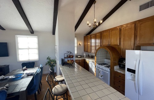 Old Town Apartamento | San Diego Old Town Family-sized Apartment with Patio