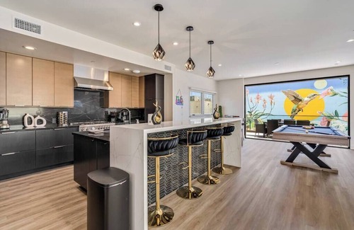Point Loma Casa | San Diego! Sleeps 12! Walk to Restaurants! 3 decks