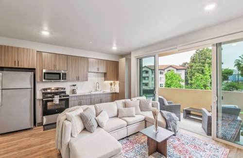 Stockton Apartamento | San Diego Stunner! Spacious 3-Bedroom, 2-Bath apartment in delightful with, AC..