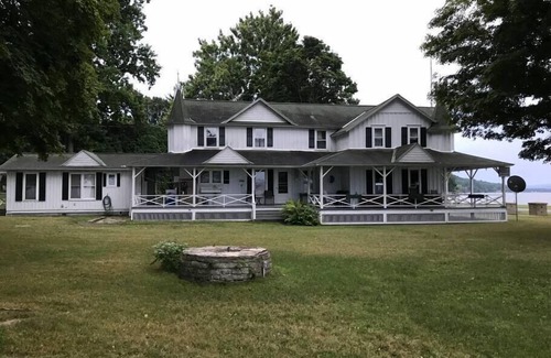 Valois Casa | San Felice, a historic villa on Seneca Lake