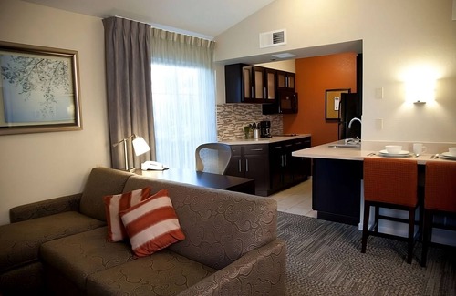 San Bruno Complejo | San Francisco Bay Area Vacay! 2 Pet-friendly Units, Free Breakfast, Full Kitchen