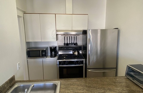 Cow Hollow Condominio | San Francisco Condo with Golden Gate Bridge View. 30-day minimum.