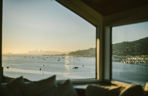 Strawberry Casa | San Francisco Marin Waterfront Architectural Stunner