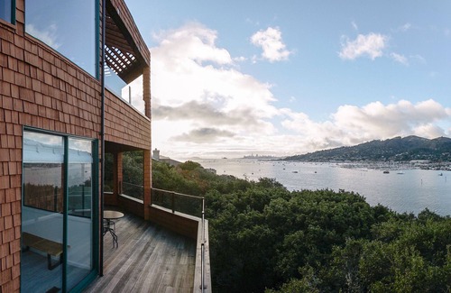 Strawberry Casa | San Francisco Marin Waterfront Architectural Stunner