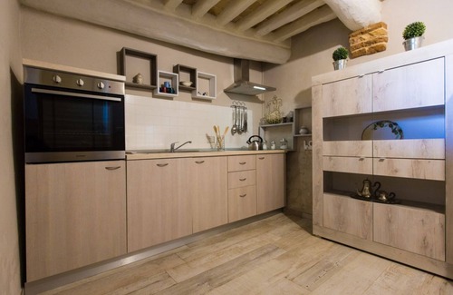 San Gimignano City Centre Apartamento | San Gimignano Town Garden - 8 pax