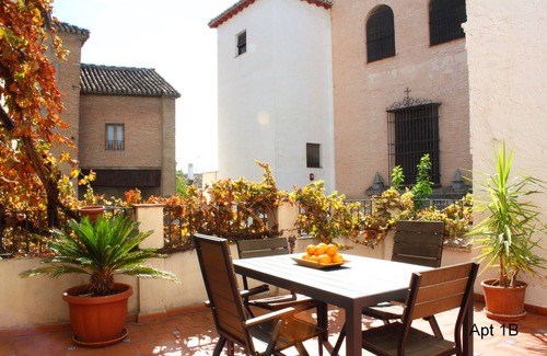 Albaicin Apartamento | San José apt 1B con terraza - Edificio protegido en el Albaicin, muy céntrico