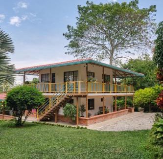 Calarca Cama Y Desayuno | San Jose Coffee farm