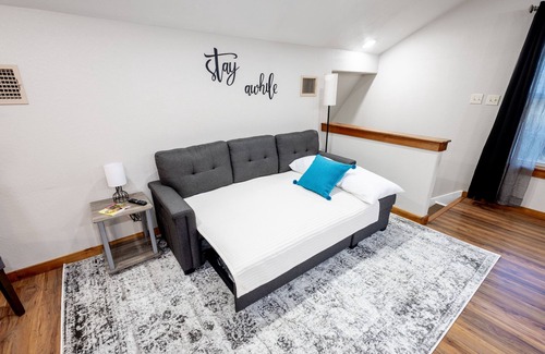 San Marcos Apartamento | San Marcos 1 bedroom guesthouse. Malls, restaurants, rivers, wedding venue