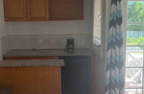 Coral Harbour Apartamento | Experience the Real Bahamas, 10 mins from the Airport, On the Beach