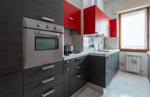 Baggio Apartamento | [San Siro] Large Apartment Sleeps 6 Free Wifi Netflix