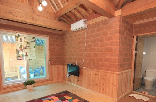 Okcheon Casa | Sanasa Red Clay House