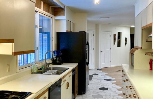 Idaho Springs Casa | Sanctuary Escape on River W/Hot Tub, Sauna & Piano