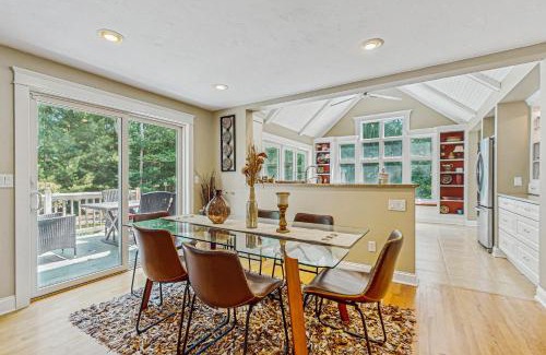 East Falmouth Casa | Sanctuary In The Woods