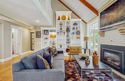 East Falmouth Casa | Sanctuary In The Woods