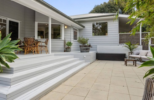 Mount Martha Casa | Sanctuary on Maude - Swimming Pool and short walk to Beach and Village