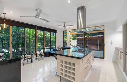 Palm Cove Hotel | Sanctuary Palm Cove