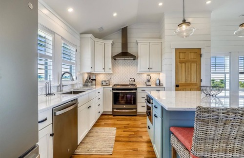 Duck Casa | Sanctuary -- Soundfront Beauty with Private Pier and beach 300 feet away!