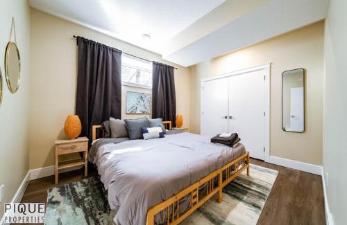 Mayfield Apartamento | Sanctuary Suite - KingBed - Wifi - Near WEM - Rogers
