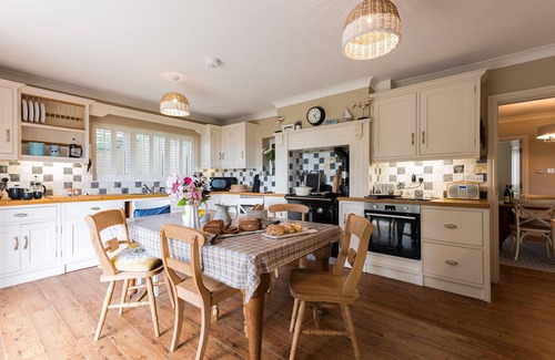 Rhosneigr Casa | Sand Dollar: Luxury family-friendly holiday home in Rhosneigr