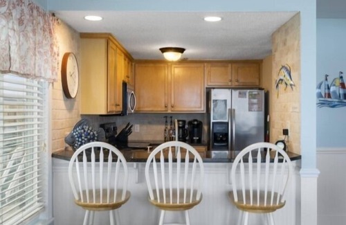 North Carolina Coast Villa | Sand Fiddler Sunrise (2-Bedroom Villa) with Pool by RedAwning